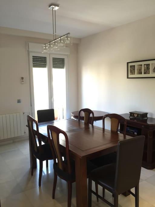 Appartement Amplio Piso En Nervion, Excelente Zona De La Ciudad. à Séville Extérieur photo