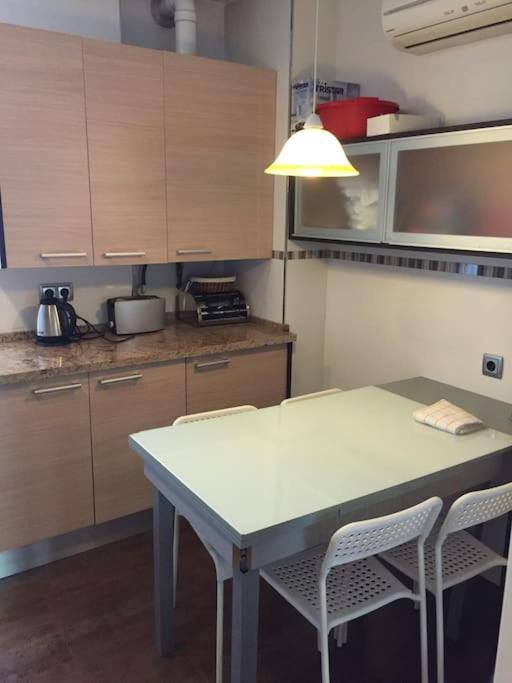Appartement Amplio Piso En Nervion, Excelente Zona De La Ciudad. à Séville Extérieur photo