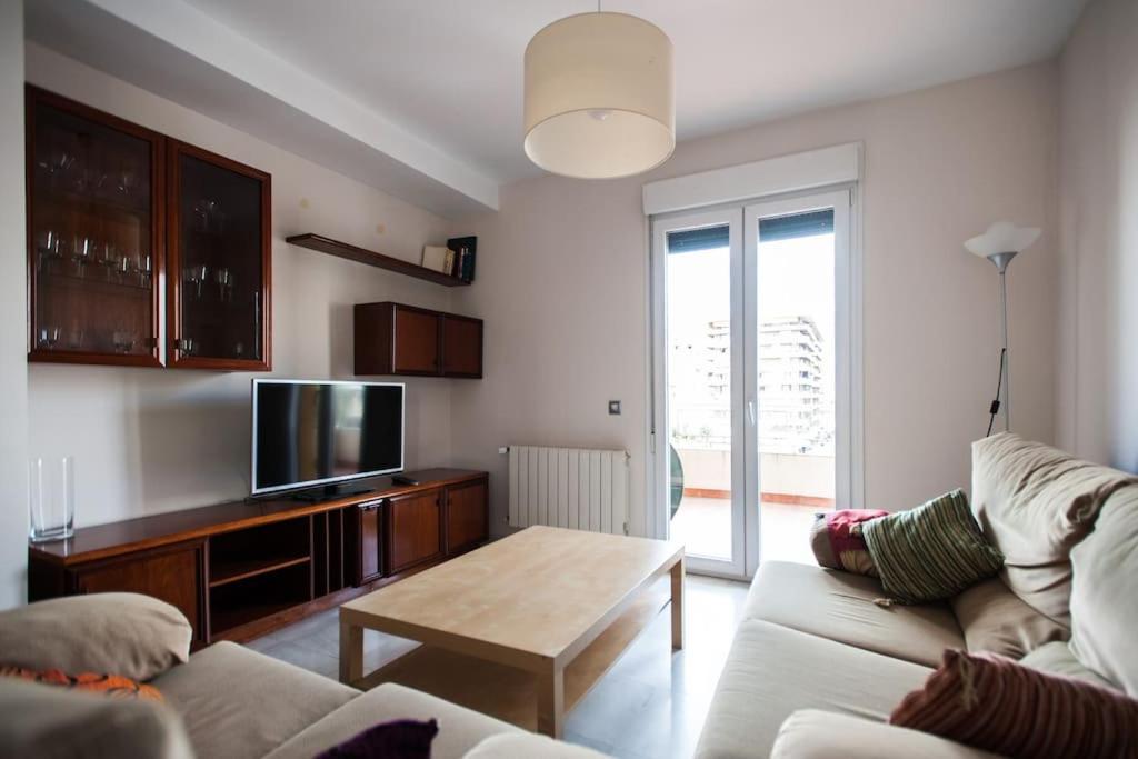 Appartement Amplio Piso En Nervion, Excelente Zona De La Ciudad. à Séville Extérieur photo