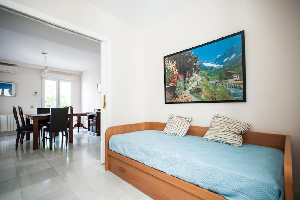 Appartement Amplio Piso En Nervion, Excelente Zona De La Ciudad. à Séville Extérieur photo