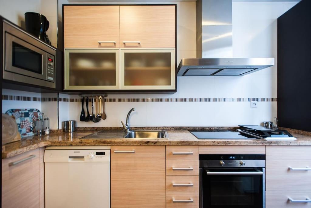 Appartement Amplio Piso En Nervion, Excelente Zona De La Ciudad. à Séville Extérieur photo