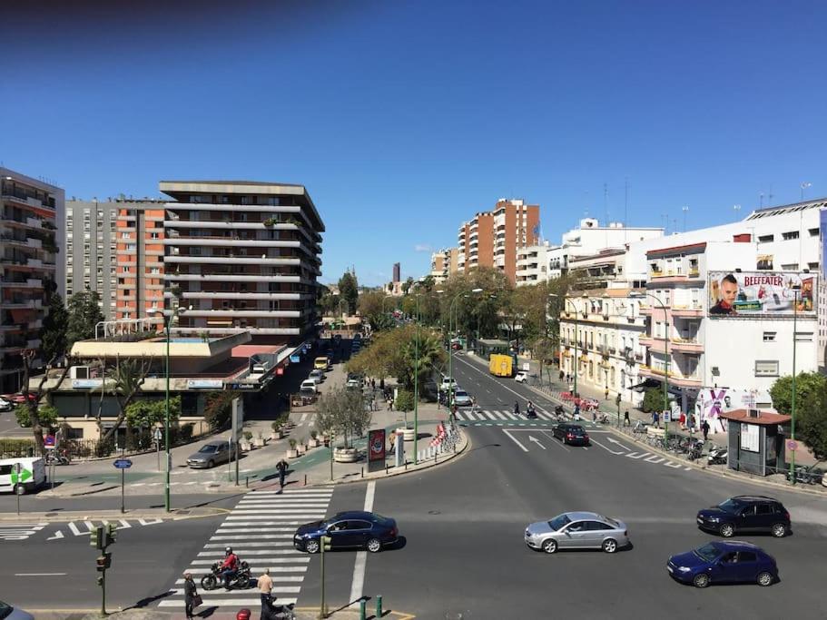 Appartement Amplio Piso En Nervion, Excelente Zona De La Ciudad. à Séville Extérieur photo