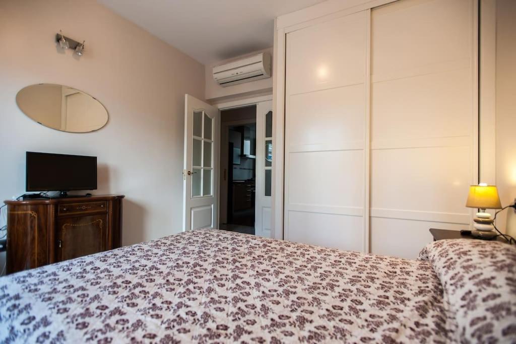 Appartement Amplio Piso En Nervion, Excelente Zona De La Ciudad. à Séville Extérieur photo